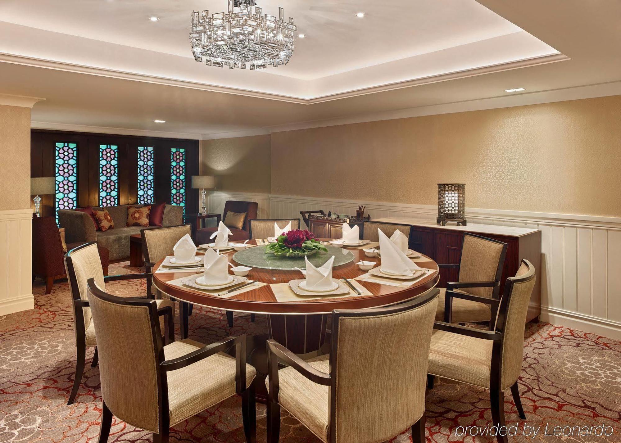 White Swan Hotel 5*