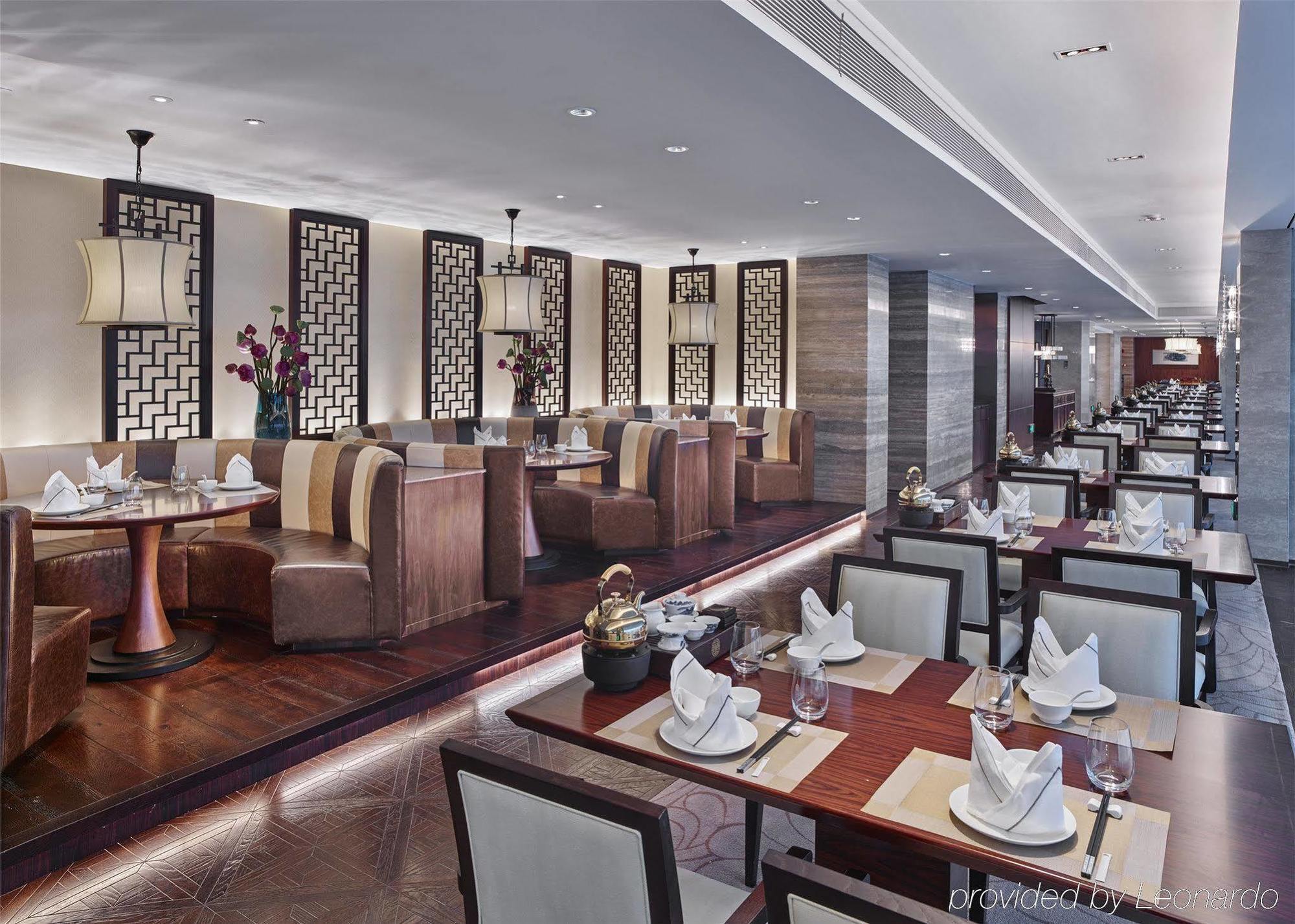 White Swan Hotel 5*