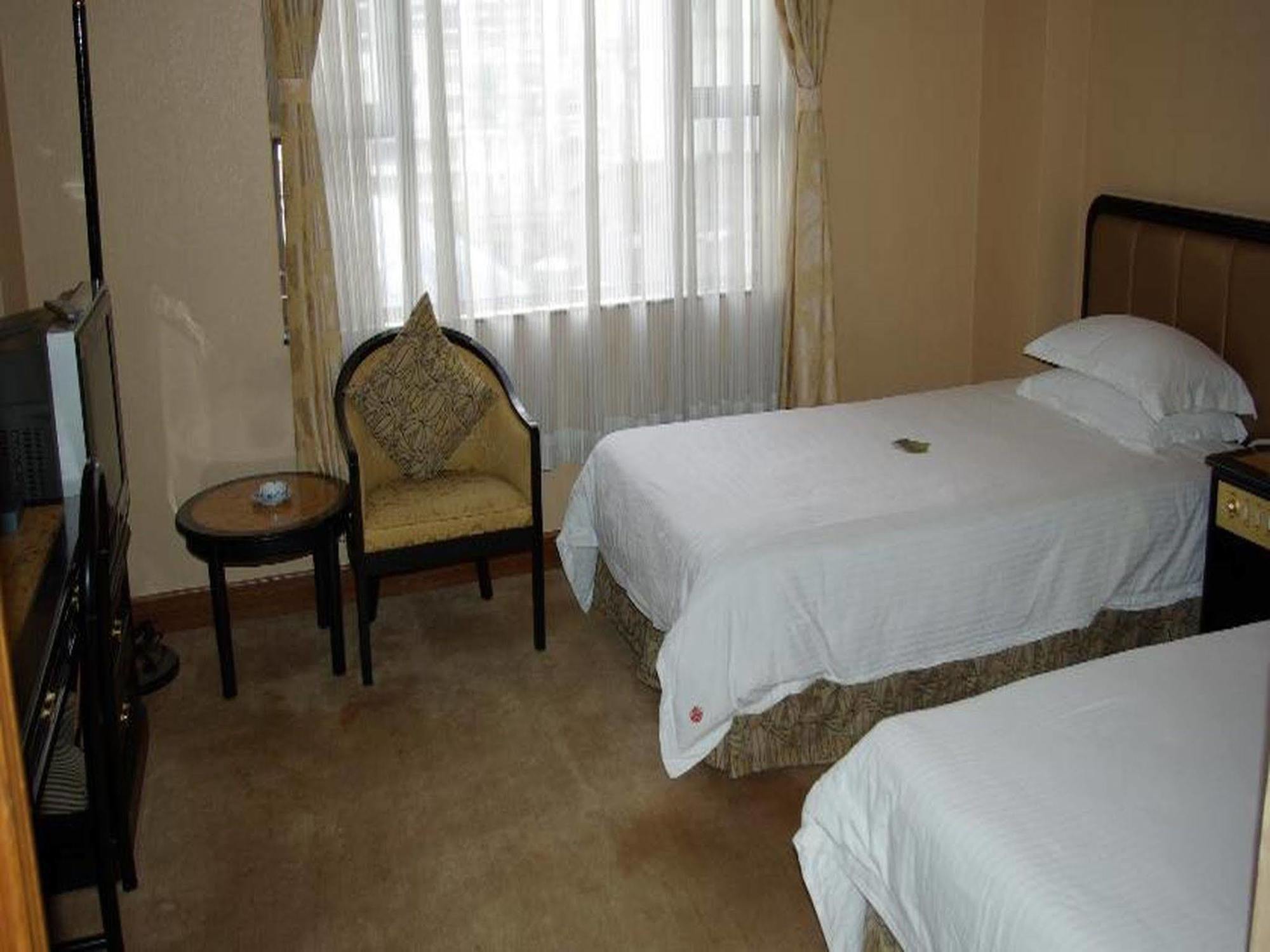 Hotel Aiqun - Fair Free Shuttle Bus During Fair Period 3*