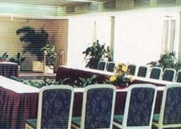 Hotel Zhujiang Overseas 3*