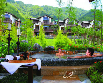 Hotel Country Garden Hot Spring Fogang 4*