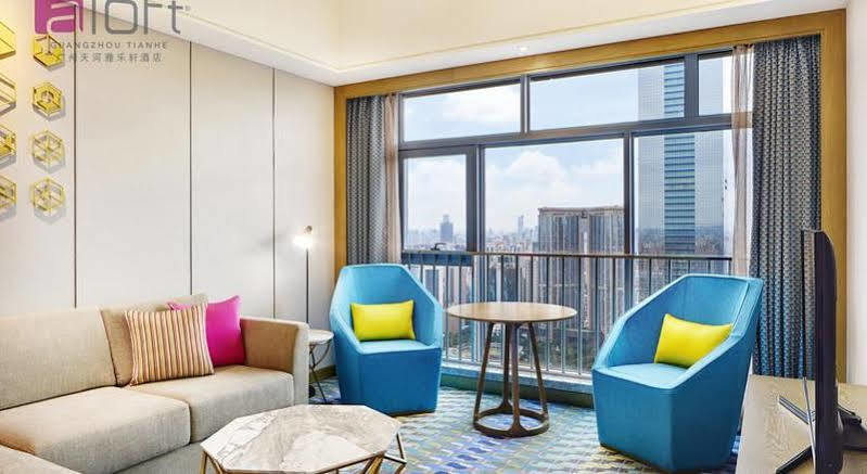 Aloft Park 4*