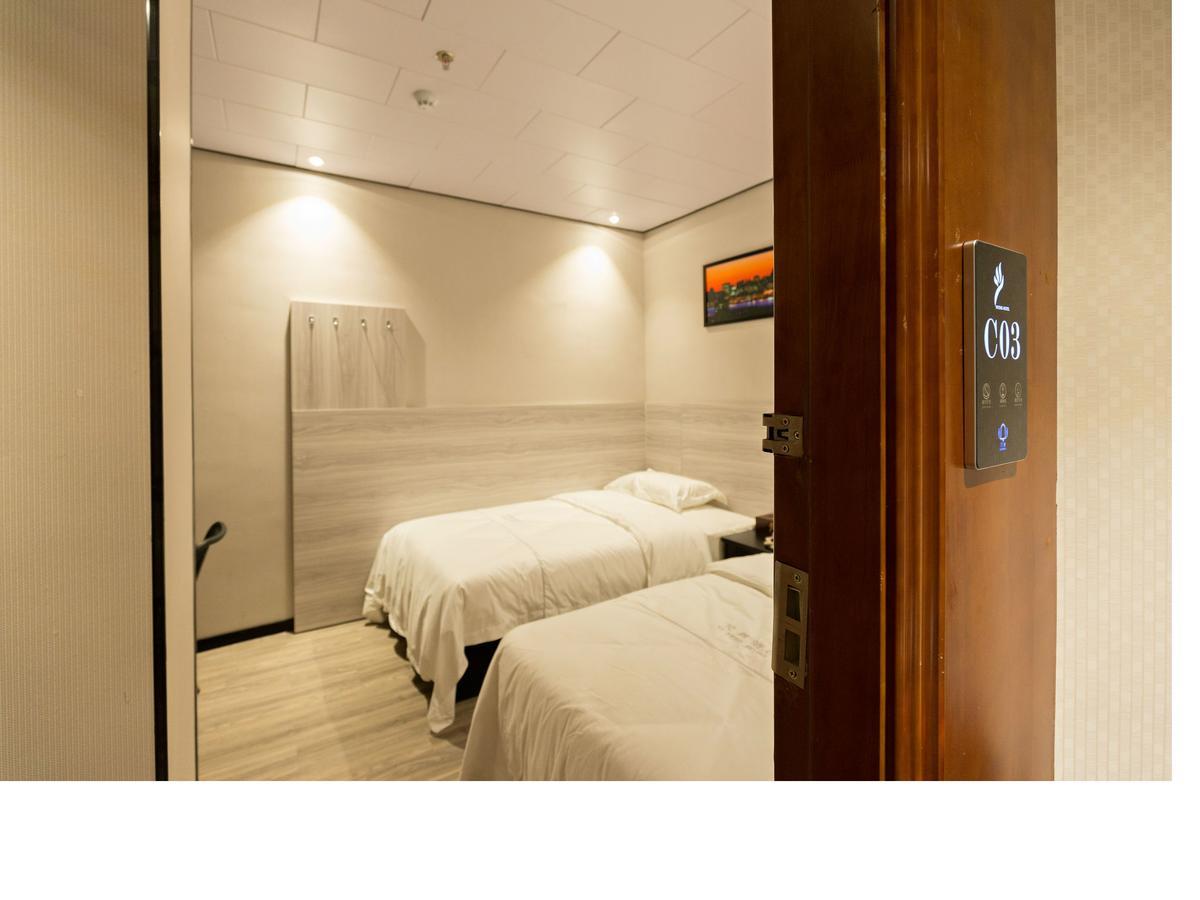 Yi Feng Hotel