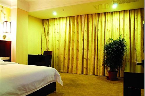 Hotel One One Business 3*