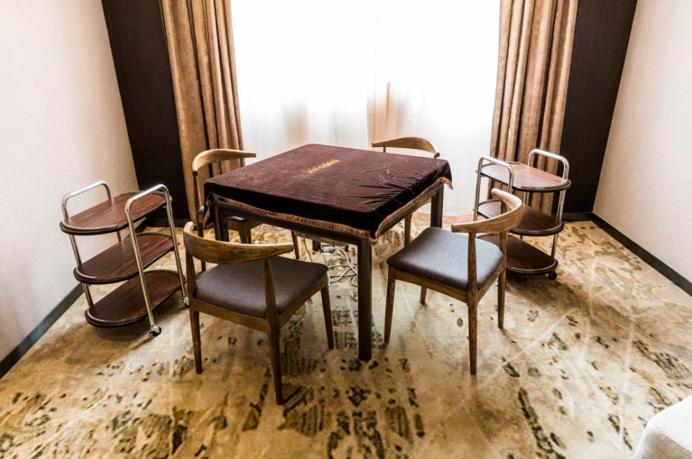 Pulin Business Dongchong Hotel