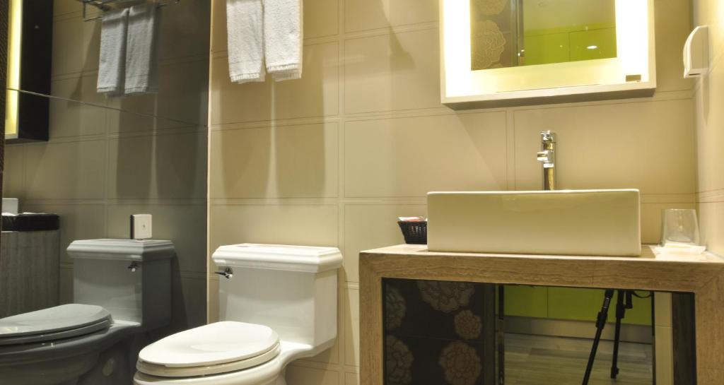 Q-city Hotel