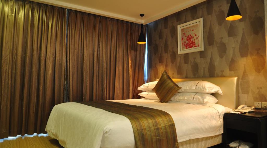 Q-city Hotel