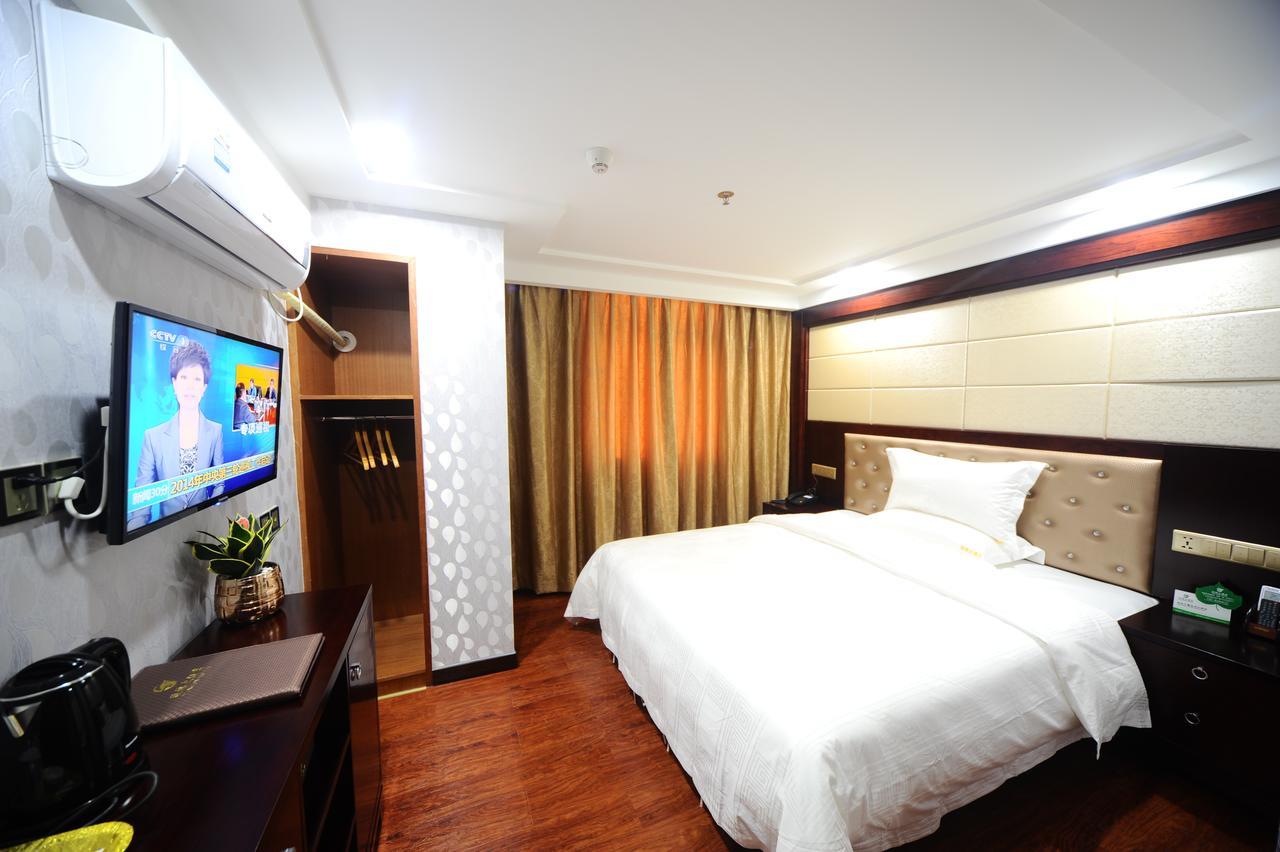 Yimi Railway Station Branch Hotel