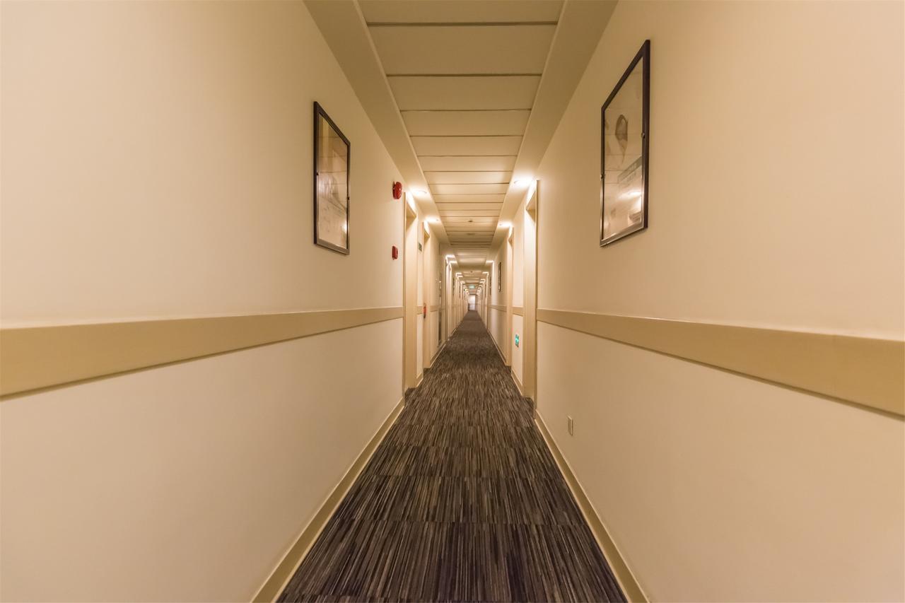 Jinjiang Haizhu Jiangtai Road Subway Station Hotel 3*