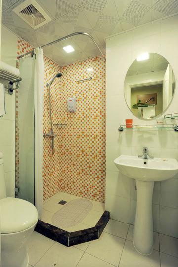 Home Inn Guangzhou Dongshankou Metro Station-Mainland Chinese Citizens 2*