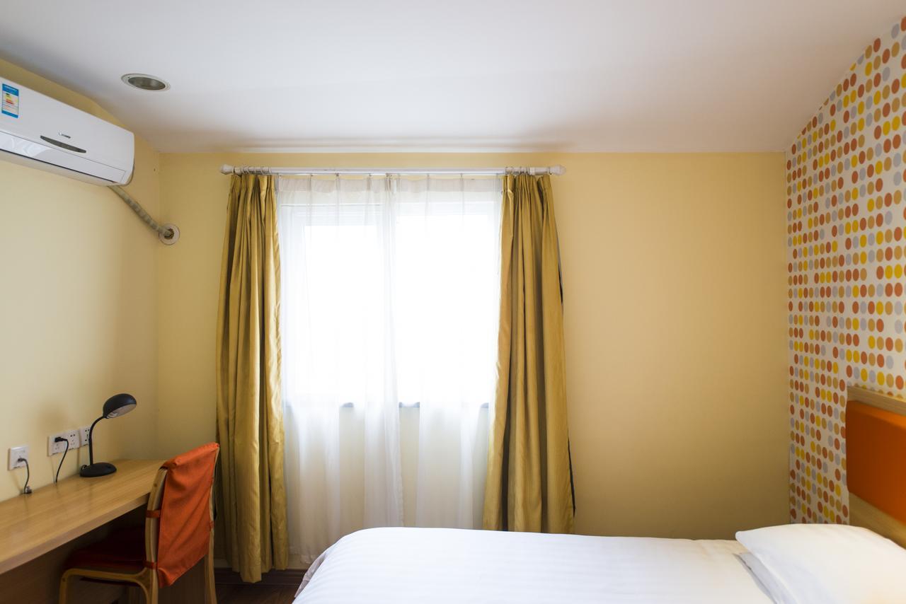 Panyu Xiajiao Metro Station Shaxi International Supplies City Hotel