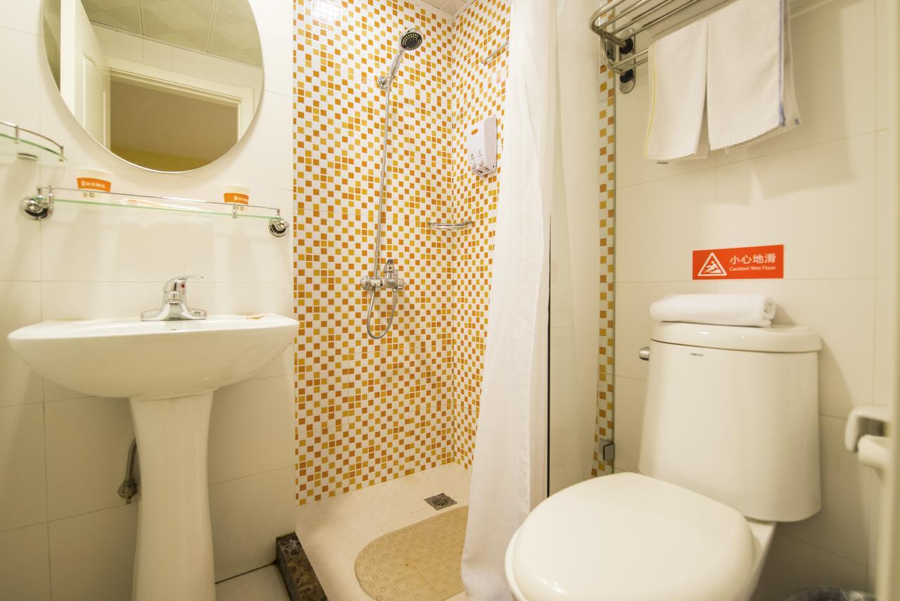 Hotel Shangxiajiu Changshou Road Metro Station 2*