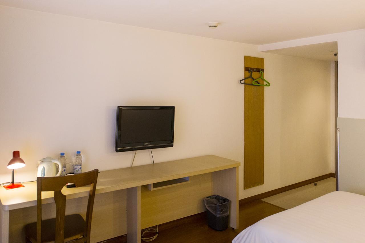 Baiyun Airport Hotel 2*