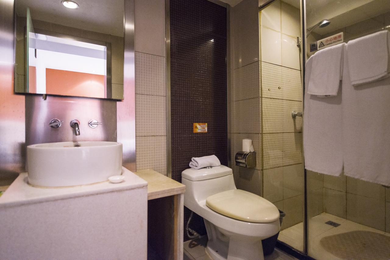 Baiyun Airport Hotel 2*