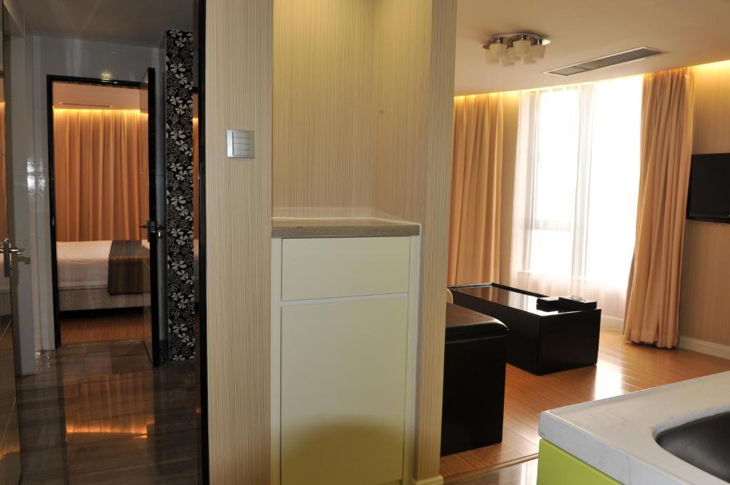 Q-city Hotel