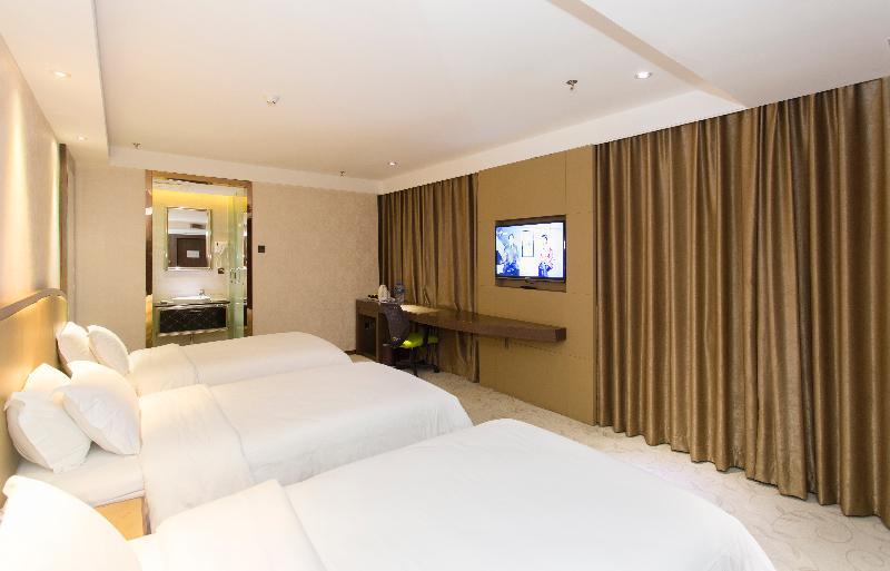 Kaiserdom Huayue Hotel