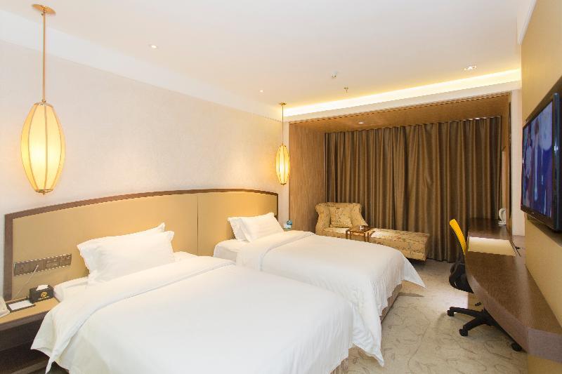 Kaiserdom Huayue Hotel 3*