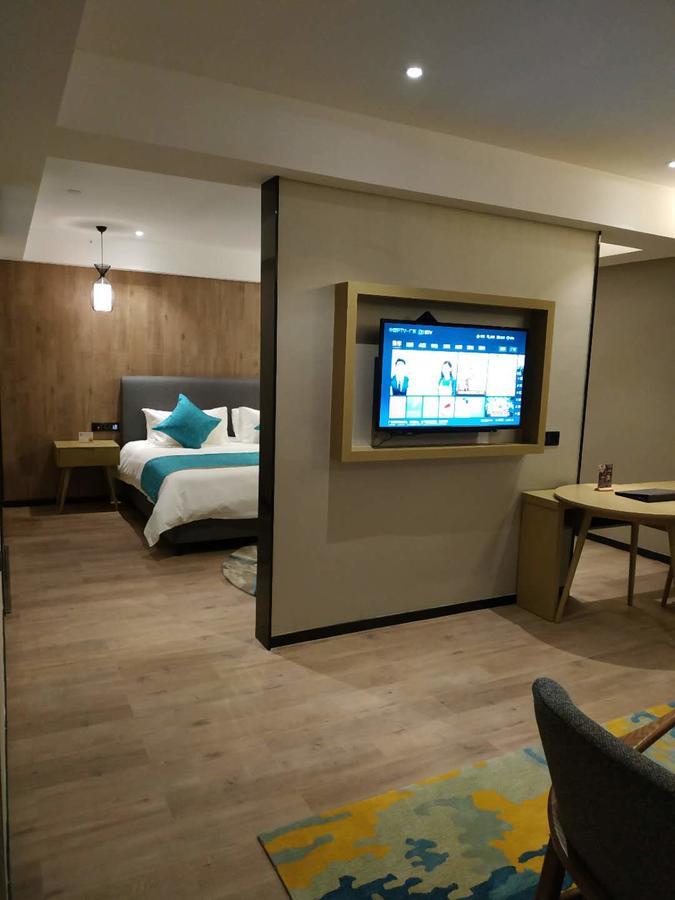 Feili International Hotel 3*