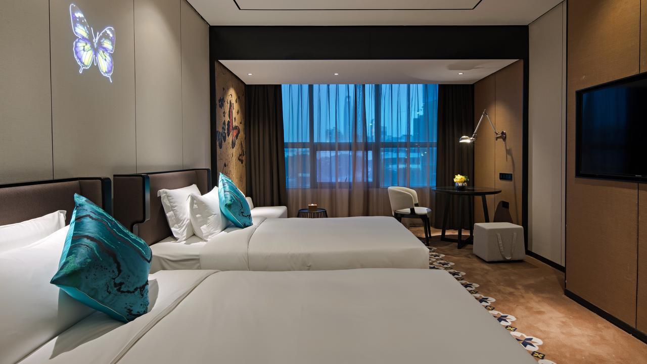 Hotel Paco Chebeinan Metro Guanghzou-free Shuttle Bus For Fair 4*
