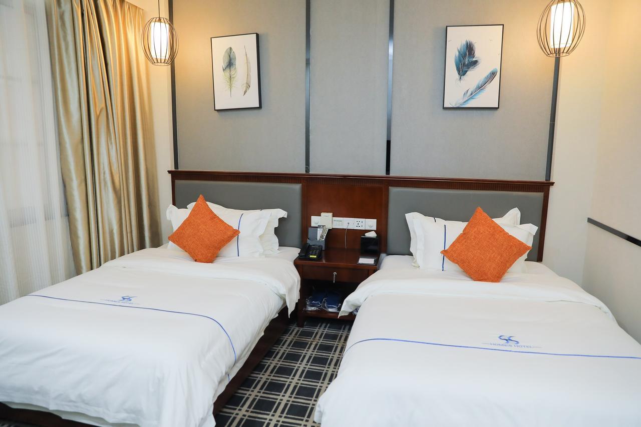 Hotel Homies 4*