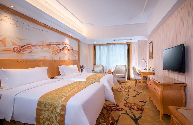 Vienna Nanpu Station Hotel Guangzhou