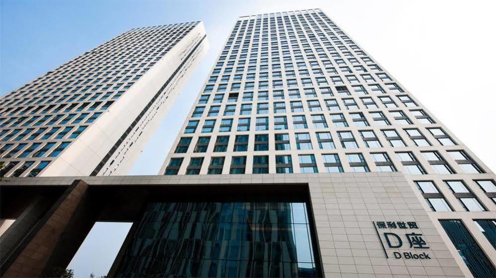 Yicheng Pazhou Poly World Center Apartment