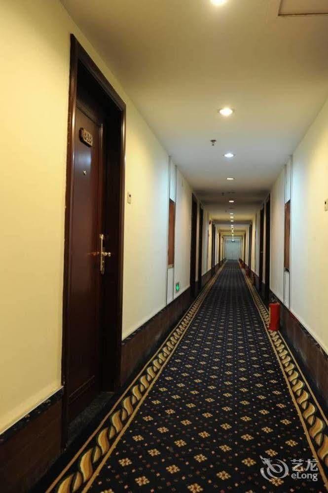 Zhao Qing Hotel 3*