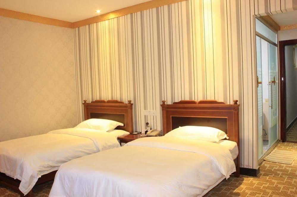 Super 8 Hotel Guangzhou Baiyun Airport Subway Station Inn Hotel Guangzhou