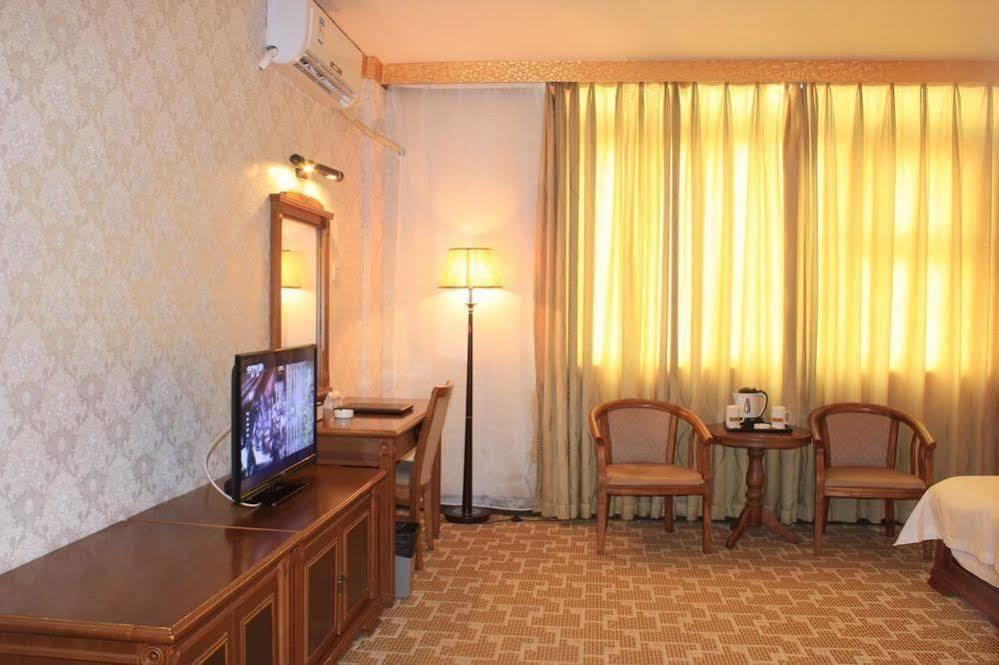 Super 8 Hotel Guangzhou Baiyun Airport Subway Station Inn 3* Guangzhou
