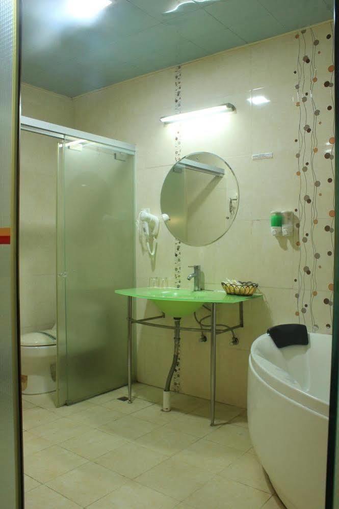 Hotel Super 8 Hotel Guangzhou Baiyun Airport Subway Station Inn 3*
