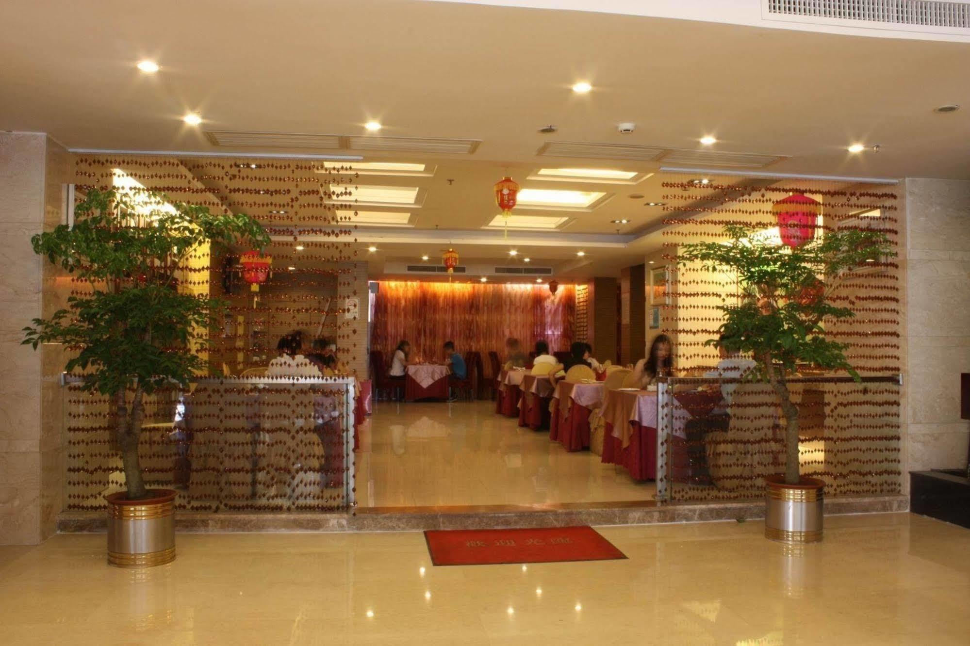 Hejing Hotel 3*