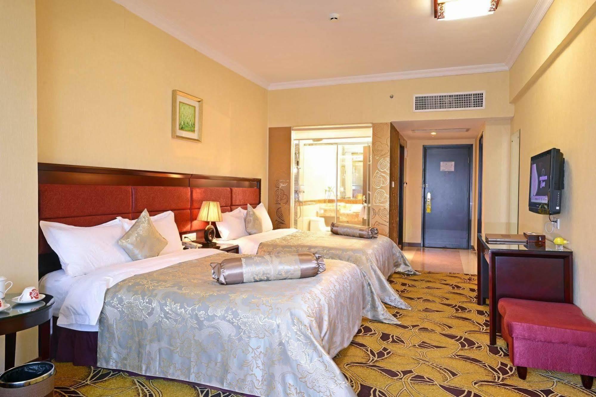Hejing Hotel 3*