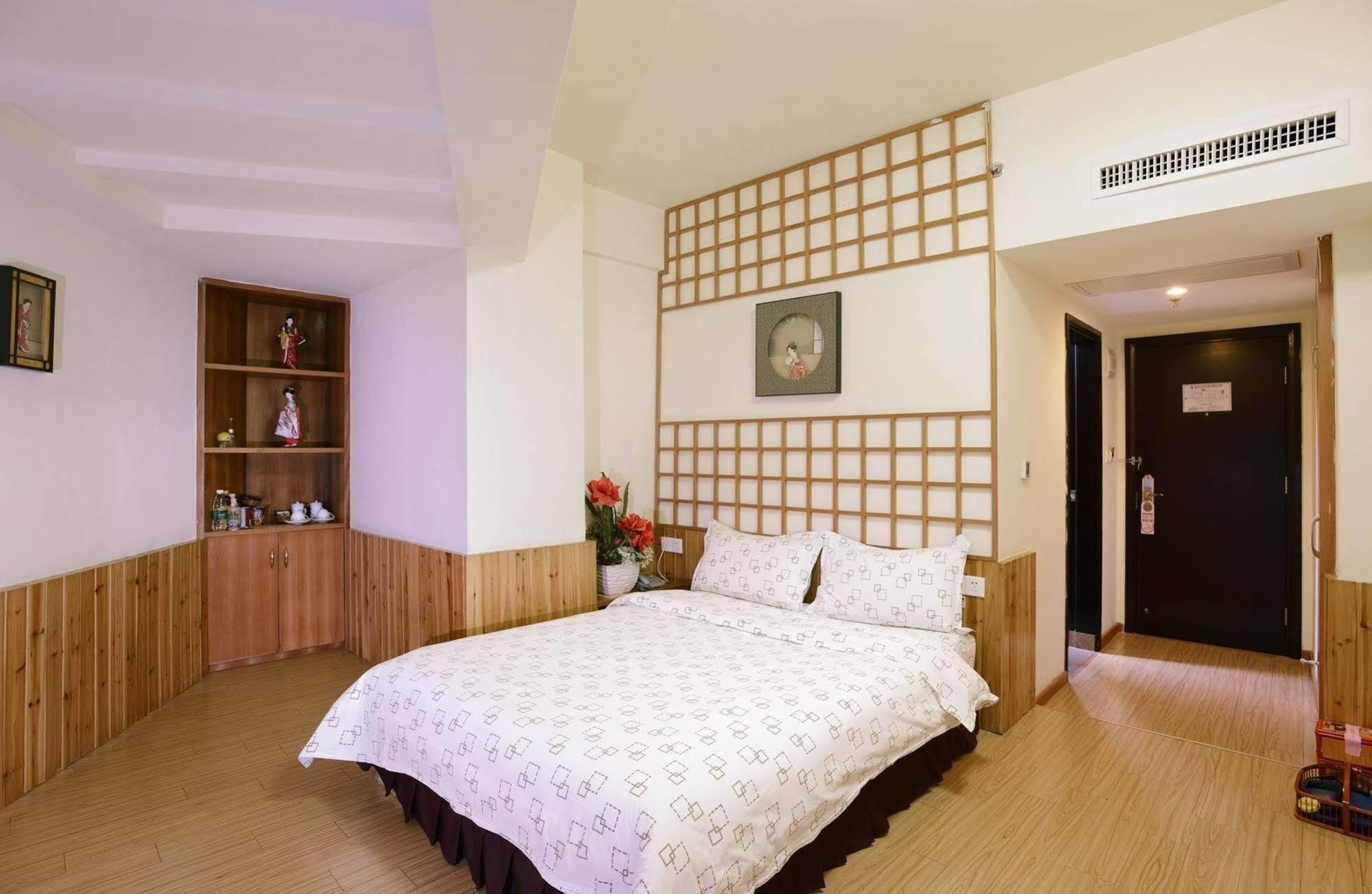 Hejing Hotel