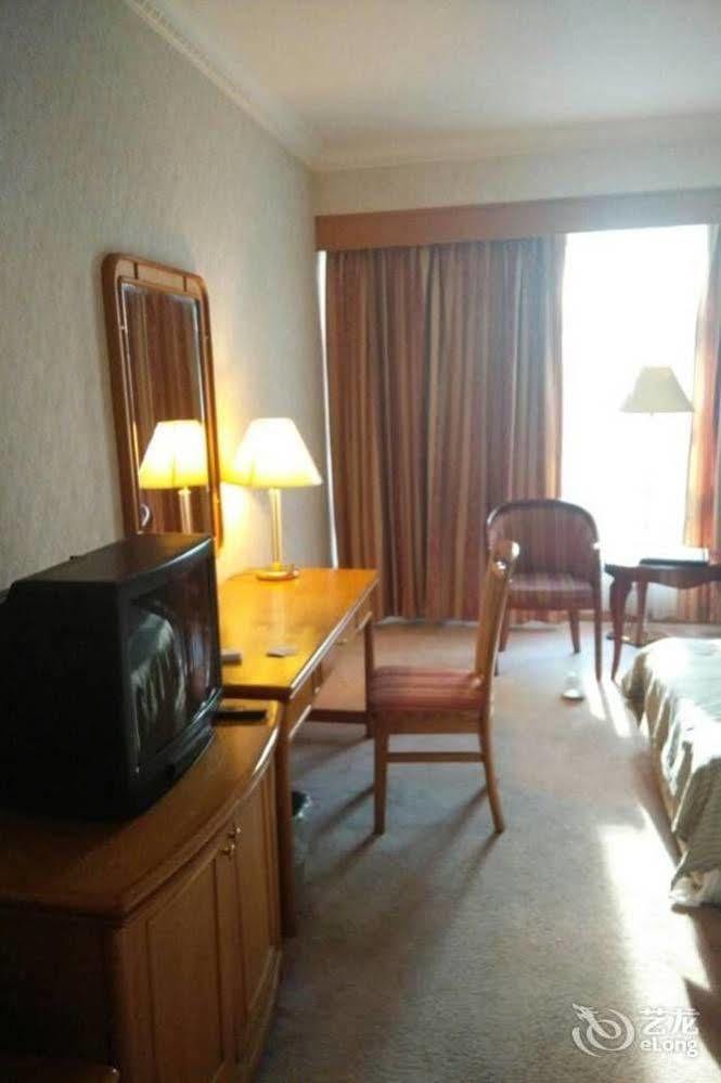 Zengcheng Hotel 4*