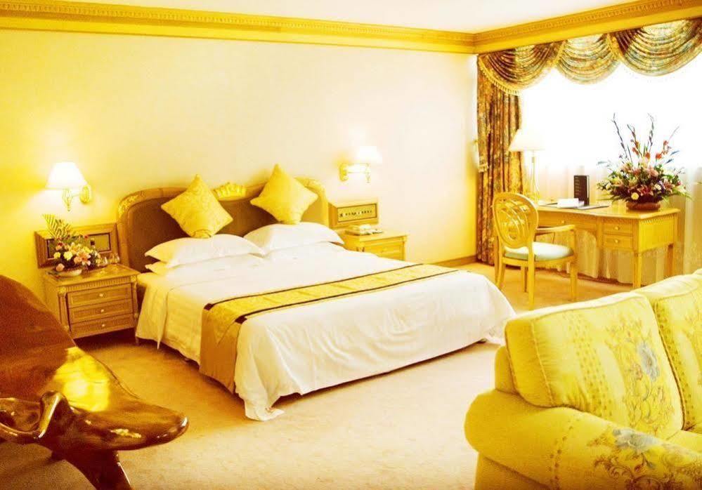 Zengcheng Hotel 4*