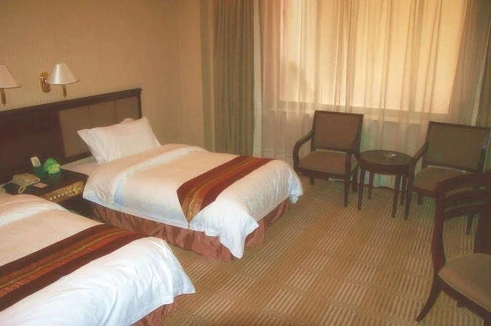 Hotel Dong Shan International 3*