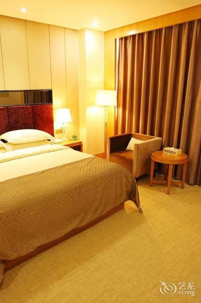 Yinwan - Shiqian Branch Hotel 3*