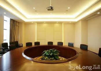 Lan Hotel 4*