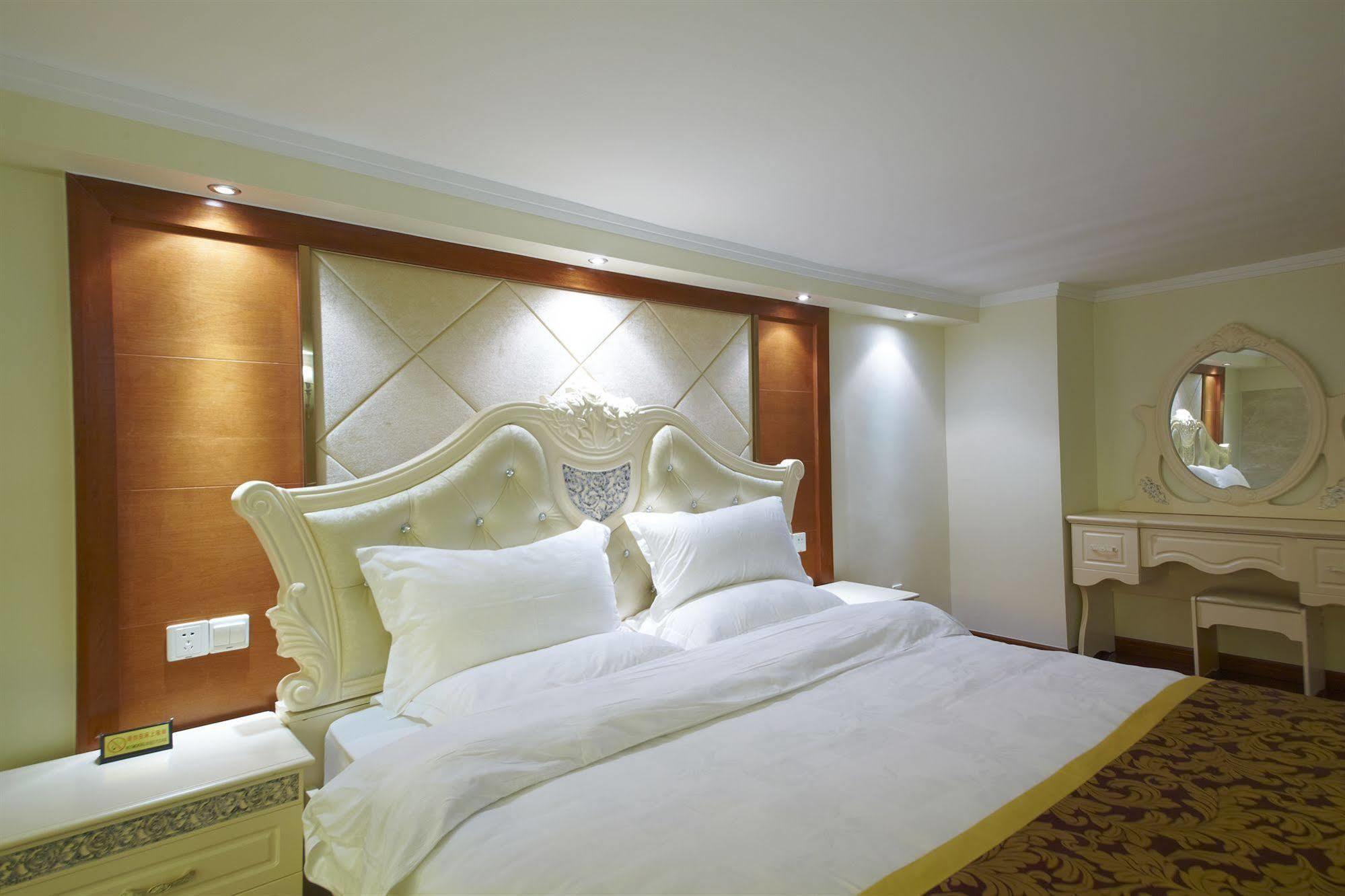 Hotel Sunshine International 3*