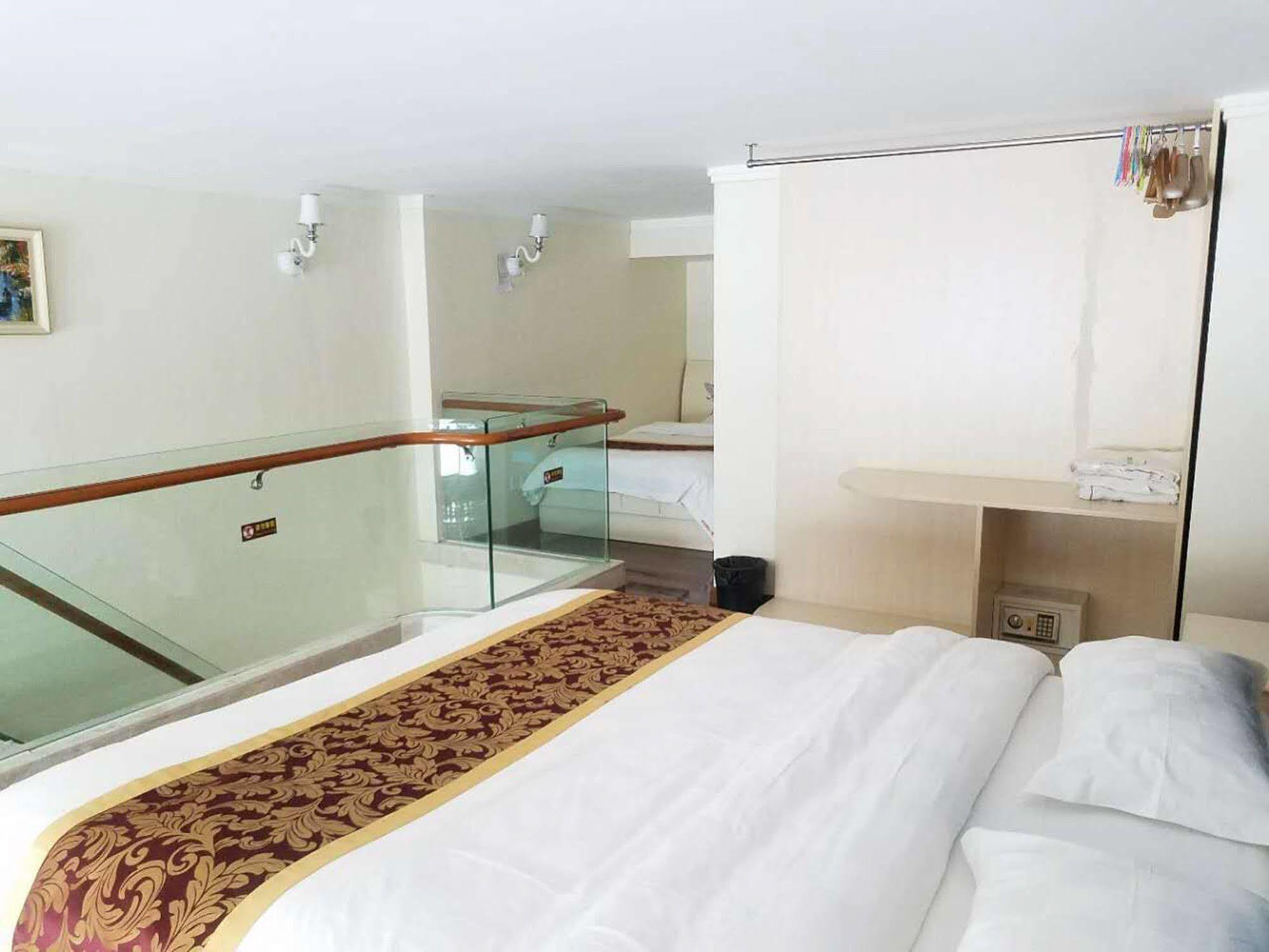 Hotel Sunshine International