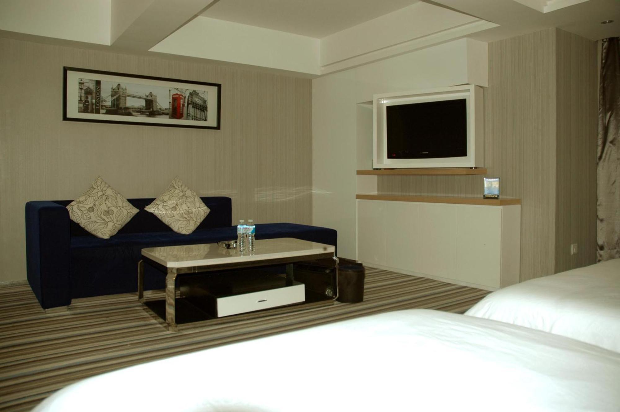 Hotel Super 8 San Yuan Li 3*