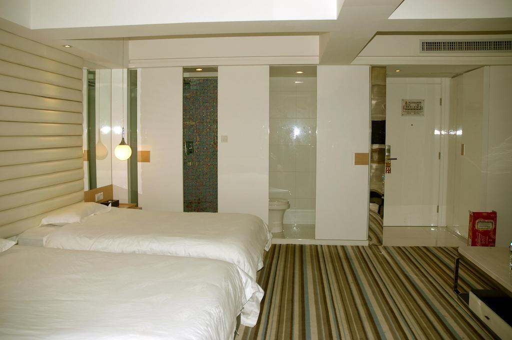 Super 8 San Yuan Li 3*