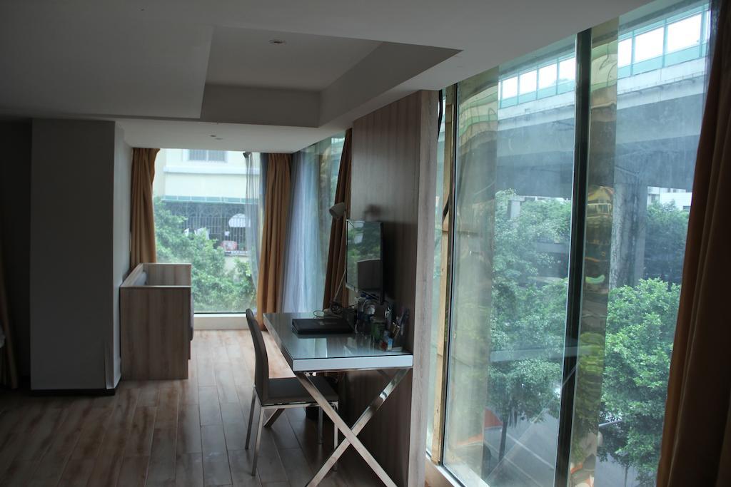 Super 8 San Yuan Li Hotel
