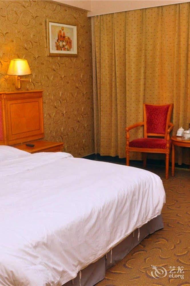 Lucky Hotel