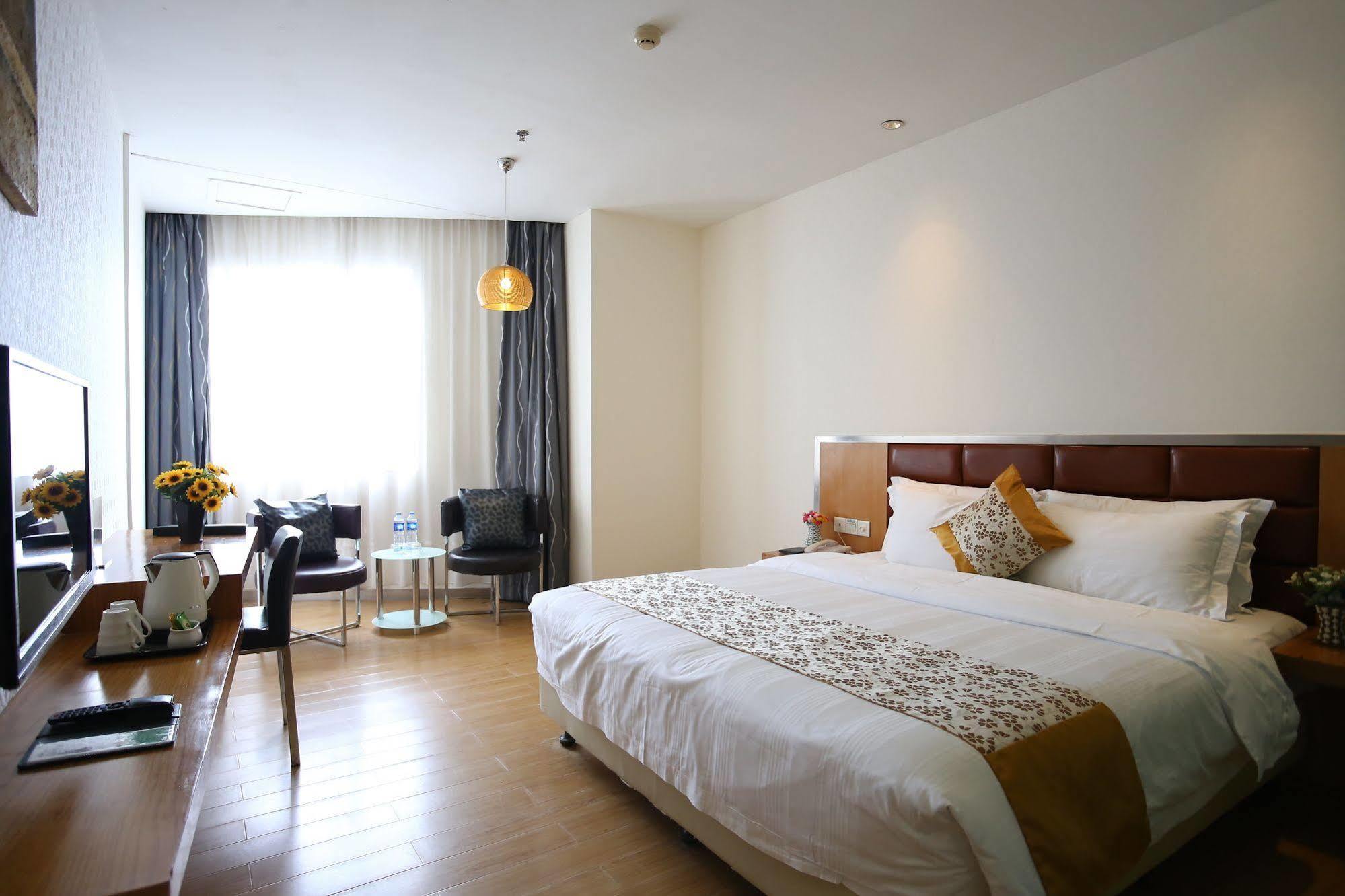 Hotel Landscape Fashion East Station 3*