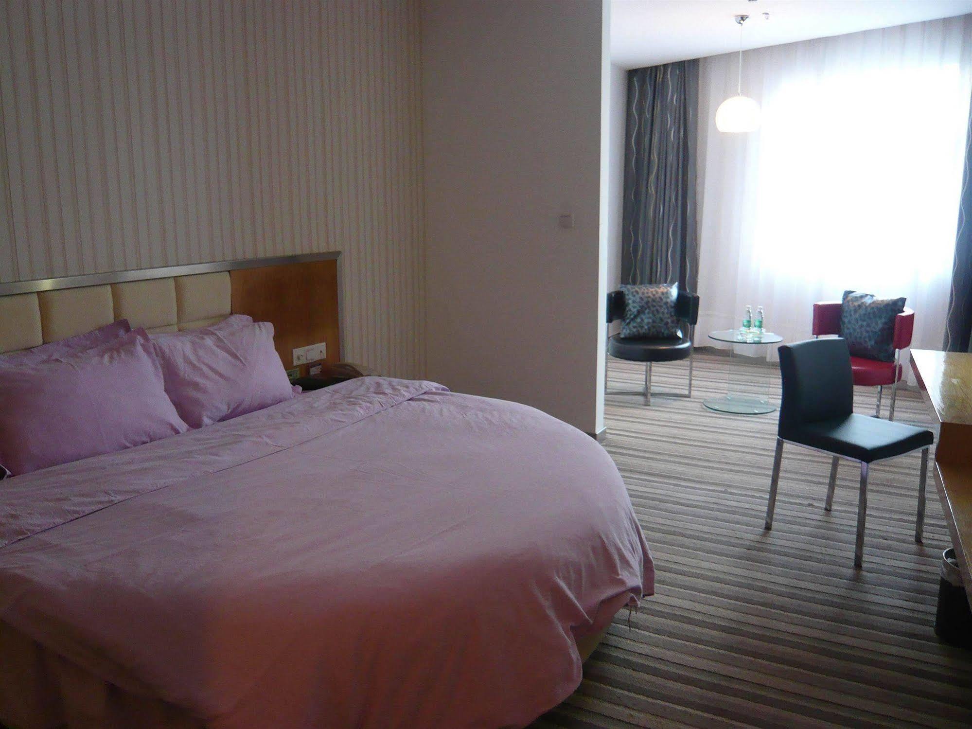 Landscape Fashion East Station Hotel 3*
