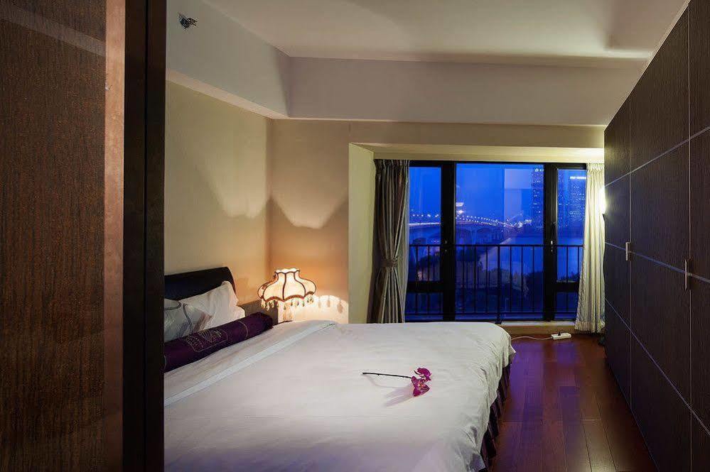 She&he Apartment-river Class