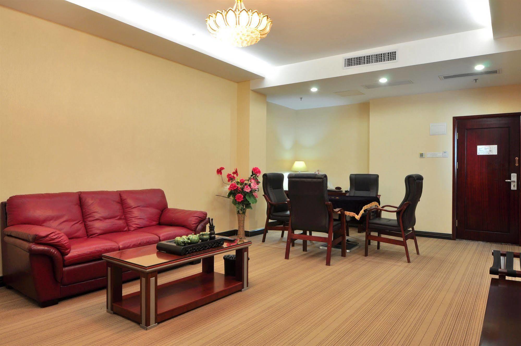 Ying Ge Holidays Hotel 3*