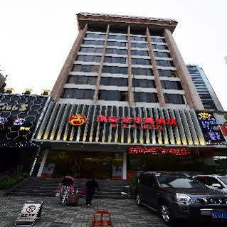 Kaiserdom Huayue Hotel 3*