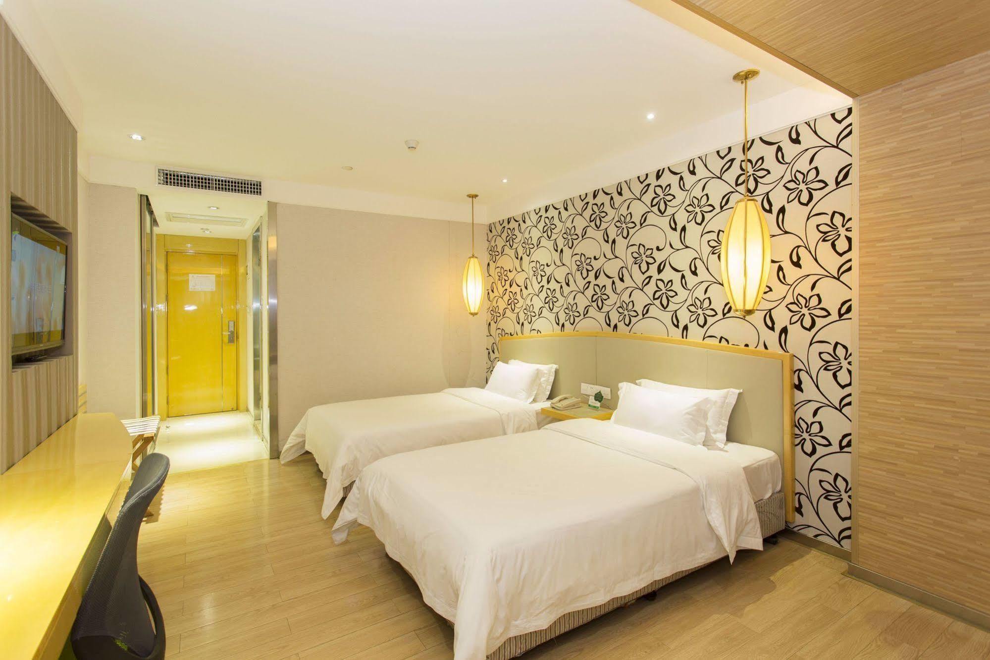 Kaiserdom Huayue 3*